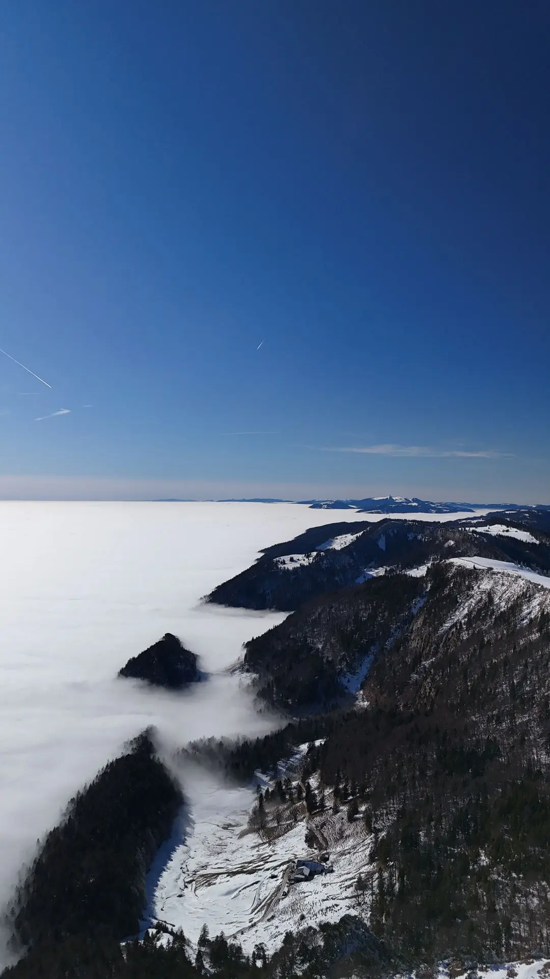 Mer de nuage en vue aérienne 